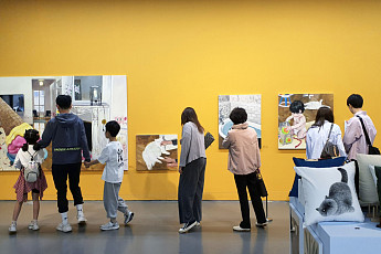 [포토] 대구신세계, 반려동물과 따뜻한 일상 담은 그림 전시 운영