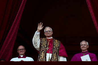 교황 레오 14세, 전 세계에 전한 첫 강복 메시지는?