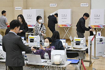 제21대 대선 사전투표율 오전 10시 5.24%…'동시간대 역대 최고'
