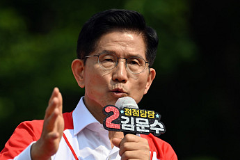 인천 자유공원 찾아 지지 호소하는 김문수 후보 [포토]