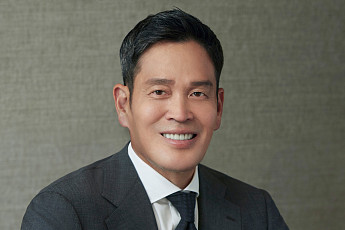 정용진 회장, 한남동 단독주택 255억에 매각…94억 차익
