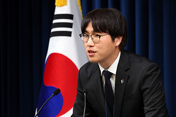 하정우 AI미래기획수석, 청와대 불자회장 취임⋯