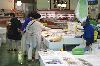 日 언론 “日 정부, 韓 측에 수산물 수입 재개 협의 의사 타진”