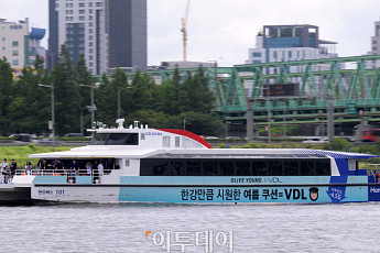 서울 첫 수상 대중교통 '한강버스' 뜬다⋯오세훈 “한강과 만나는 색다른 방식”