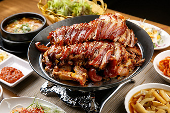 '2TV 생생정보' 오늘방송맛집- 가격파괴, 족발 무한리필이 단돈 만 원대? '종○○○'