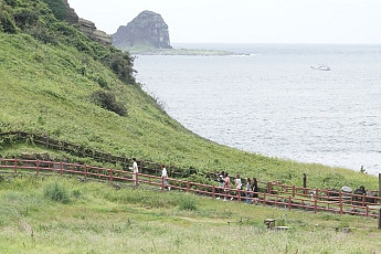 제주도 산방산·용머리해안 ⋯ '100만년 전으로 떠나요'