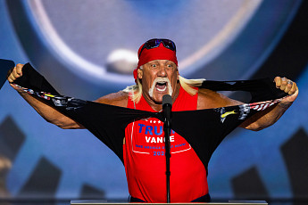 'WWE 레전드' 헐크 호건 별세…향년 71세