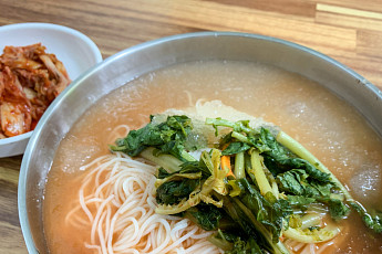 '2TV 생생정보' 오늘방송맛집- 장사의 신, 시원한 동치미 열무 국수 맛집 '달○○○'