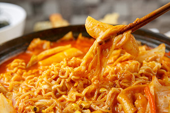 '2TV 생생정보' 오늘방송맛집- 밥 됩니까, 추억의 손맛! 3대 떡볶이 맛집 '모○○○'→'원○○'