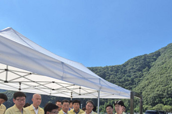 환경장관, 소양호 상류 녹조발생 현장 점검