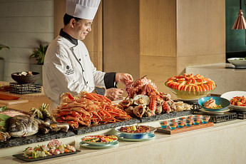 “내 몸이 맞는 증복 보양식, 특급 호텔서 즐기세요”