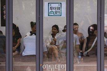 삼복더위 정점 '중복' 계속되는 폭염 [포토]