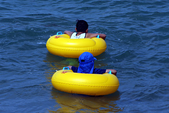 '괴담'이 삼킨 여름 바다, 이대로 괜찮을까? [이슈크래커]