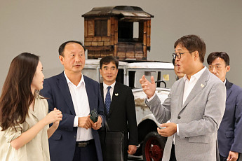 취임 첫날 APEC 현장으로⋯최휘영 