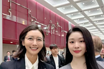 한성주, 14년만의 근황⋯김연아와 활짝 