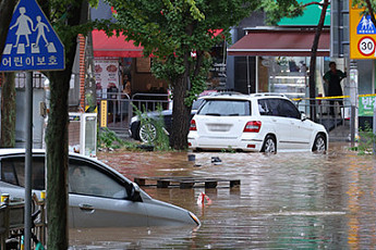 파주 309㎜·인천 272㎜…수도권 이틀째 물폭탄에 피해 확산
