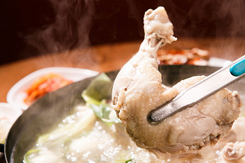 '생방송 투데이' 오늘방송맛집- 외국인의 밥상, 삼계탕 한 상 '퓨○○○'