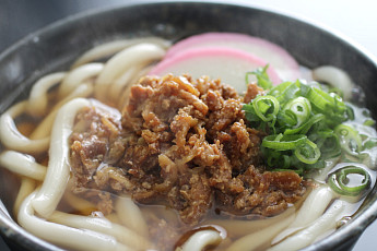 '2TV 생생정보' 오늘방송맛집- 스타 밥집, 가수 자두 추천! 우동 맛집 '기○'