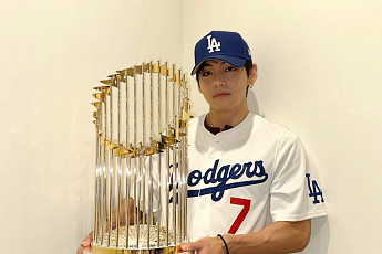 BTS 뷔 시구, MLB 중계진도 극찬⋯“당장 계약할 만큼 멋진 변화구”