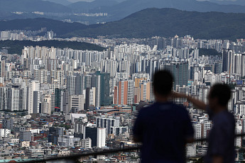 “전세보증금도 부채…DSR 적용·보증비율 축소해야”
