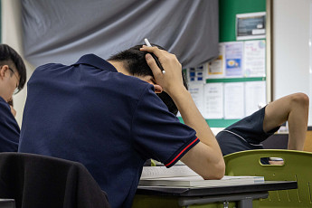 중·고생 10명 중 3명 “행복하지 않다”⋯경제 수준·희망 직업 유무가 영향