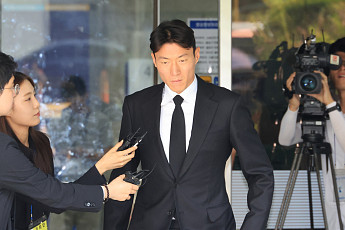 ‘불법촬영 혐의’ 황의조 2심도 집행유예⋯“축구에 전념하겠다”