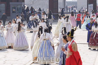한복 입는 추석…서울 해치부터 배우 박보검까지 한복 캠페인 확산