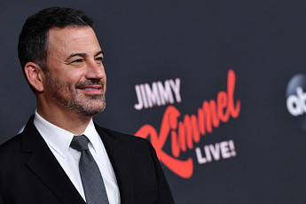 지미 키멀, ‘멜라니아 곧 과부 될 것’ 발언 논란…트럼프 부부는 ‘맹비난’