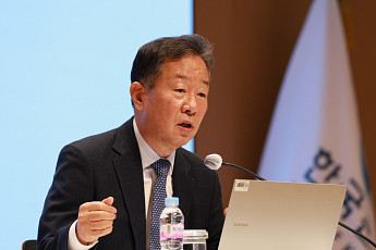 “집값·주가 뛰는데 자영업자는 휘청⋯'양극화 리스크'[금안보고서]
