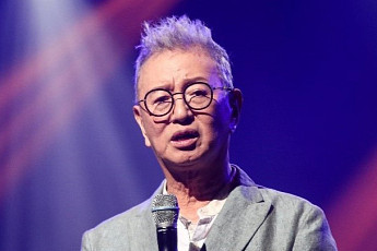 ‘개그계 대부’ 전유성 별세…연예계 애도 물결