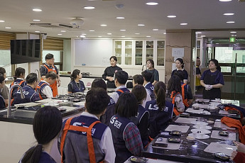 LS증권, 추석 맞이 사회공헌…전통 떡 만들어 소외계층에 전달