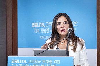 “코로나19 백신 접종 여전히 중요”…모더나, mRNA 한우물