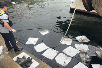 여수 극동바다에 폐유 770ℓ 유출...해경에 업체 적발