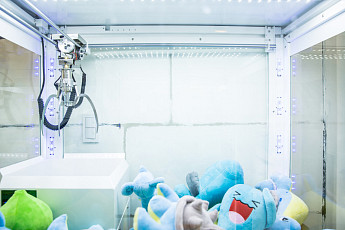 [이법저법] 귀칼·카카오프렌즈 인형 ‘짝퉁’ 의심…뽑기방에 있어도 괜찮을까?