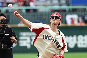 최현욱 시구 논란⋯시타 어린이 母  