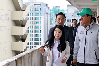 “주민 협조만 있다면 가장 빠른 재건축”⋯오세훈, 은마 현장서 속도전 예고[종합]