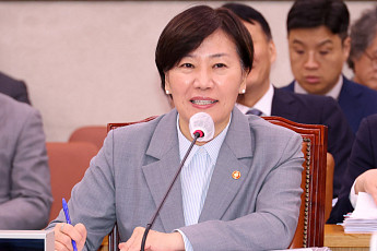 논콩·가루쌀 ‘속도조절’ 카드 꺼낸 송미령 “치킨벨트로 농촌관광 새축 세울 것”