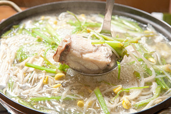 '2TV 생생정보' 오늘방송맛집- 방송인 최영재 추천! 복어탕 맛집 '용○○○'