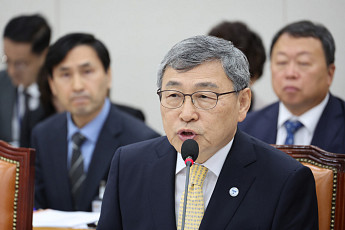 “반미는 괜찮고 반중은 혐오?”…정근식 교육감 ‘혐오 중단 캠페인’에 맹공 [국감]