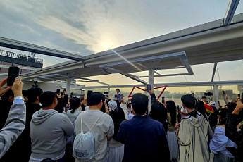 “이른 아침 즐겁게 하루 시작”...버드와이저 ‘얼리버드’ 모닝 레이브 파티 [가보니]