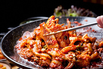 '2TV 생생정보' 오늘방송맛집- 스타의 고장, 코미디언 김경아의 오삼 불고기 맛집 '밥○○'