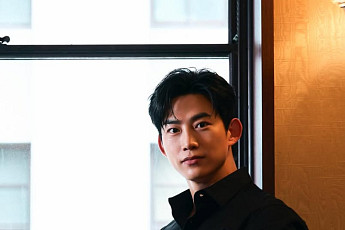 '4월 결혼' 2PM 옥택연, 에펠탑 프러포즈 결실⋯