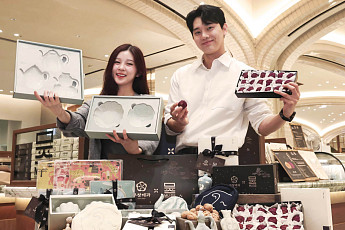 [포토] 신세계 강남점, APEC 경주 ‘부창제과·뮷즈’ 한정 에디션 선봬