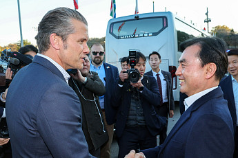 한미 국방 장관, JSA 방문…MDL 25m 거리서 경계태세 확인