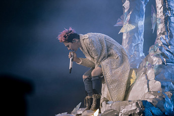 지드래곤 난리났는데⋯K팝은 아직 '무대 찾는 중' [엔터로그]