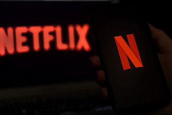 넷플릭스 1Q 영업익 전년比 18.2% 상승⋯주가는 8% 급락