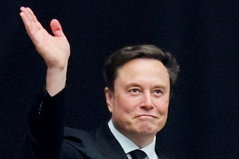 테슬라, 주총서 머스크 1조 달러 초대형 보상안 승인