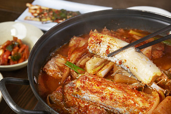 '2TV 생생정보' 오늘방송맛집- 40년 전통! 제주 갈칫국 맛집 '공○○'