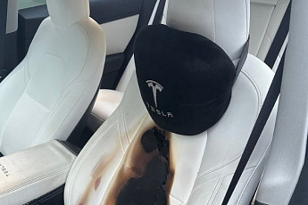 테슬라 모델3, 시트 열선 과열로 화재...서비스센터 ‘차주 과실’ 논란