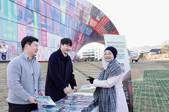 동국제강그룹, ‘휴머나이즈월’ 한정판 기념품 제작